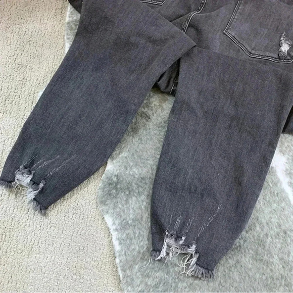 Judy Blue Skinny Fit Button Fly Destroyed Jeans - Picture 8 of 13